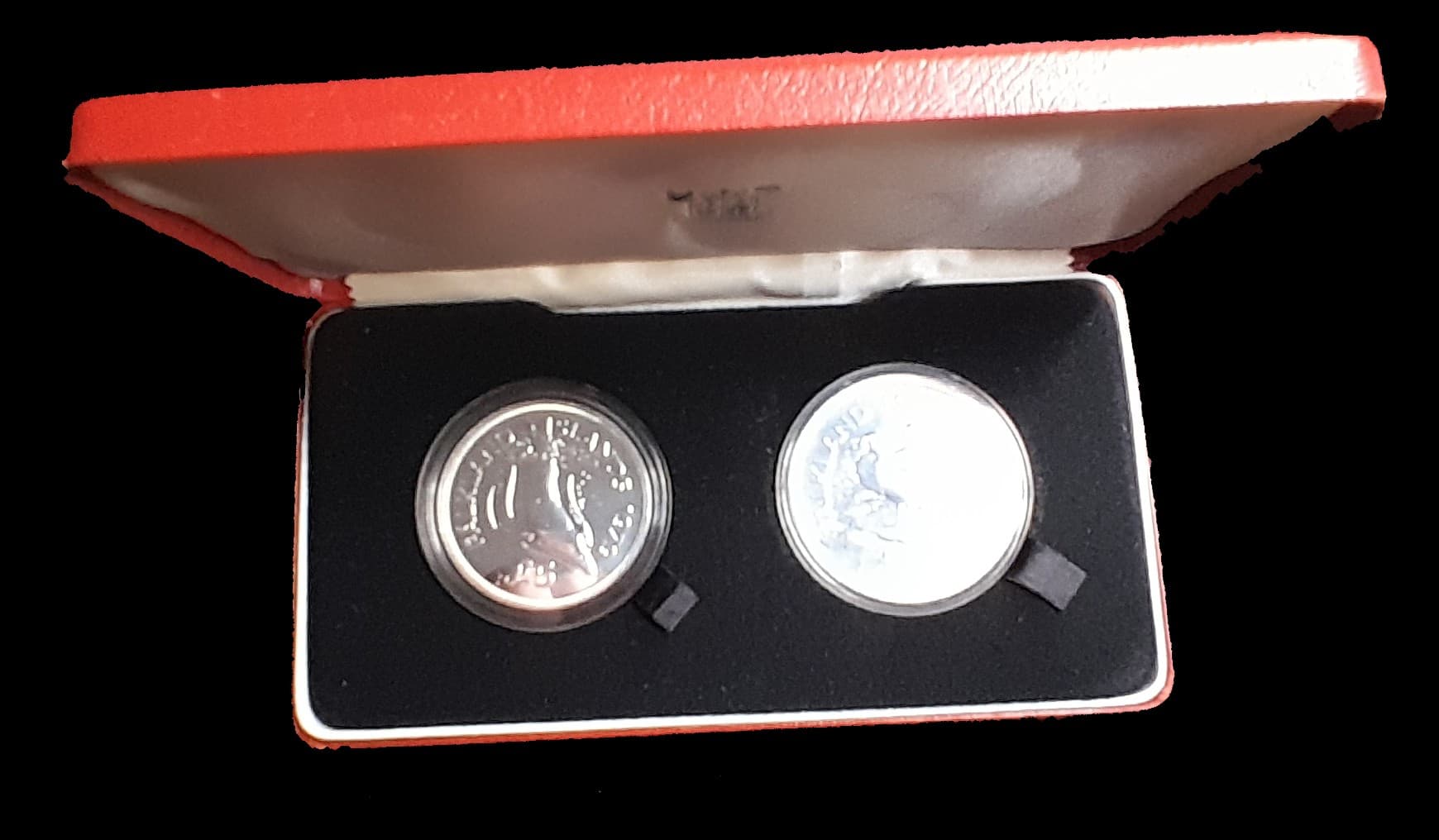 Islas Malvinas 5 y 10 Libras 1979 Plata KM 11 y 12